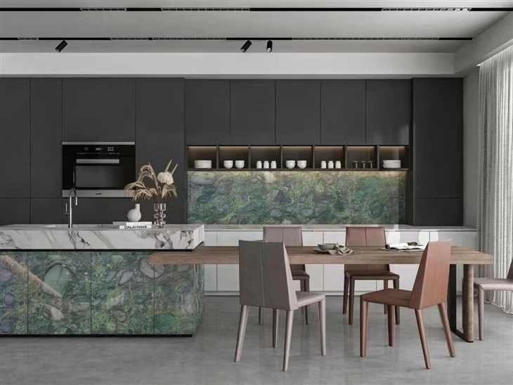 green marble kitchen